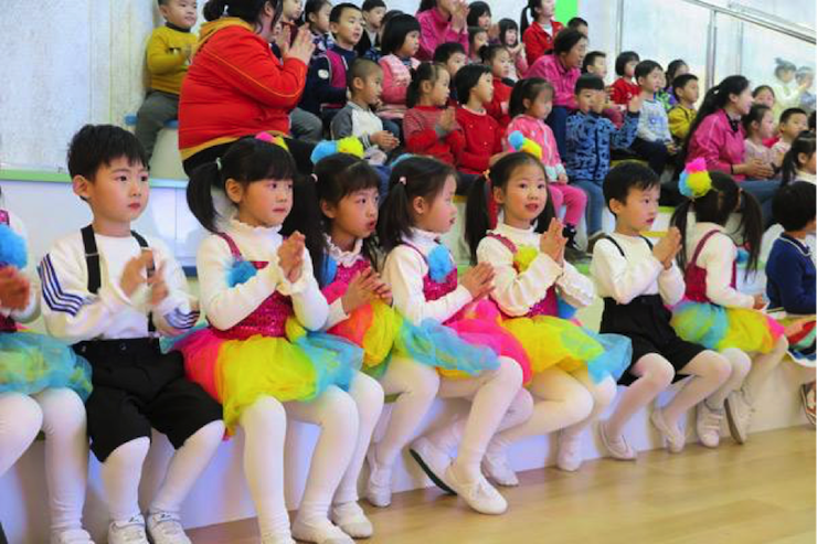 音乐之声暖寒冬 富联娱乐乐器捐赠爱心行动走进中国儿童中心艺术宫