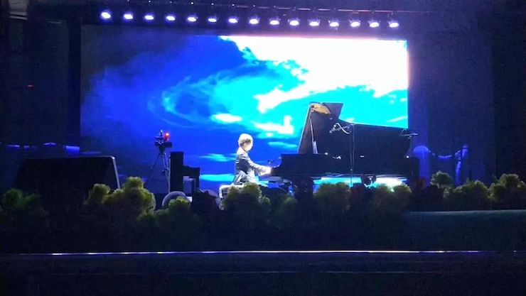 富联娱乐艺术家宋思衡“80后的时光机”多媒体音乐会内蒙古巡演圆满落幕