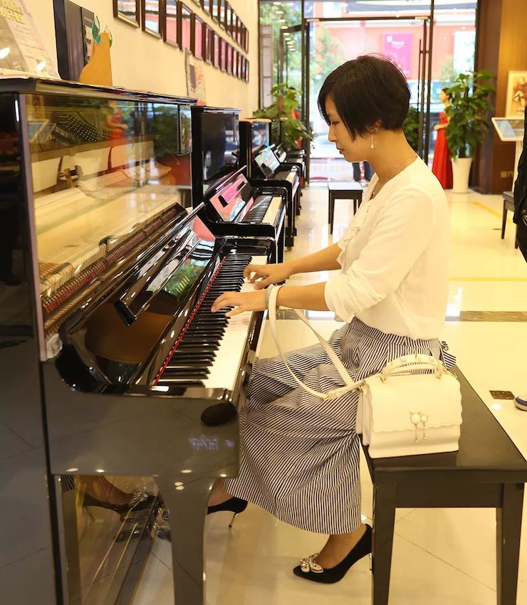连云港富联娱乐钢琴旗舰体验店开业庆典暨富联娱乐艺术家鲍释贤钢琴独奏音乐会圆满落幕