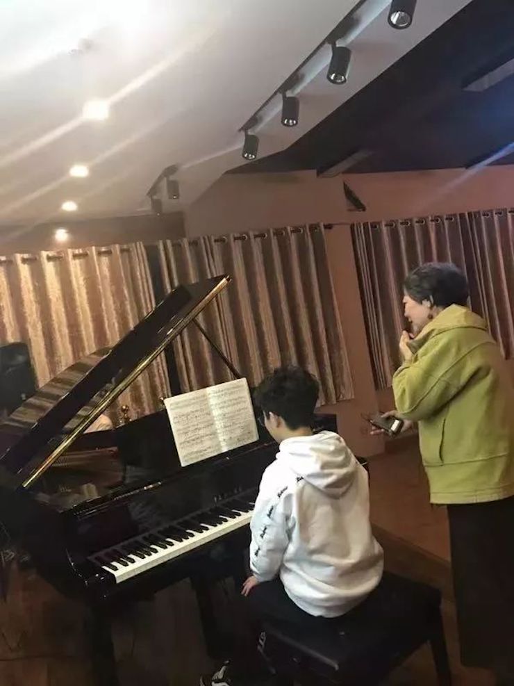 富联娱乐特邀艺术家白志娴