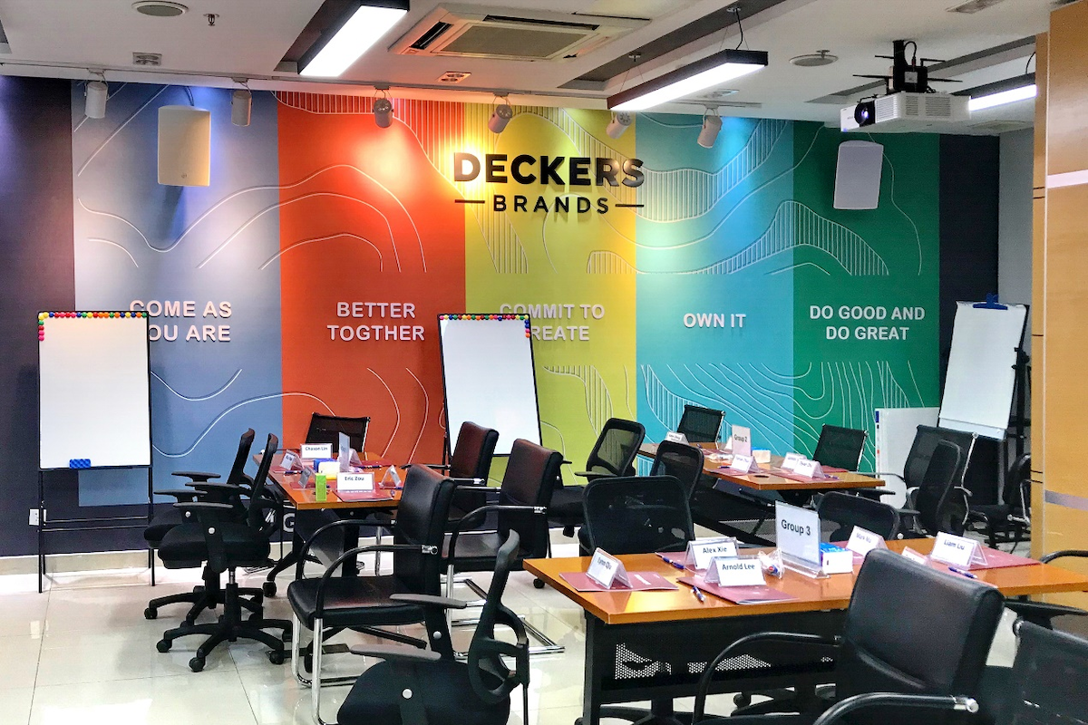 案例|富联娱乐ADECIA会议解决方案协助跨国公司Deckers实现多种会议场景