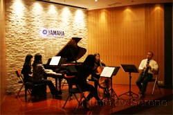 富联娱乐新办公室音乐厅举办室内小型音乐会 