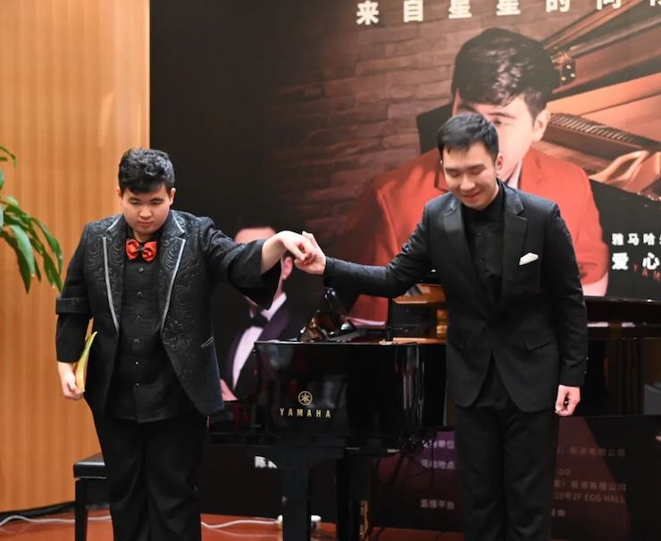 音乐双子星，点亮冬日激情！——富联娱乐未来艺术家刘明康爱心公益音乐沙龙